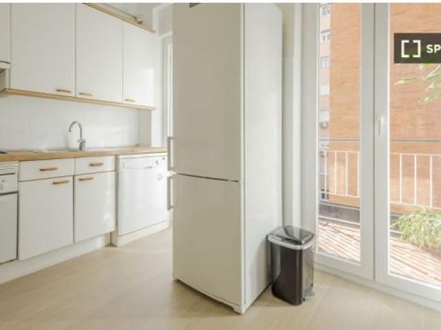 Se alquila habitación en piso compartido en Madrid