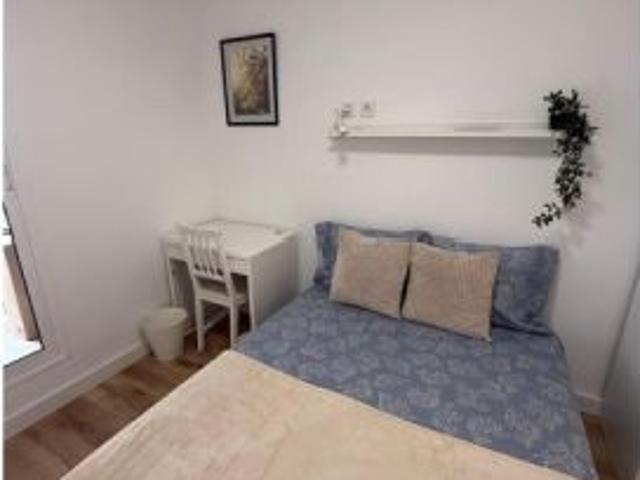 Se alquila habitación en piso compartido en Alicante