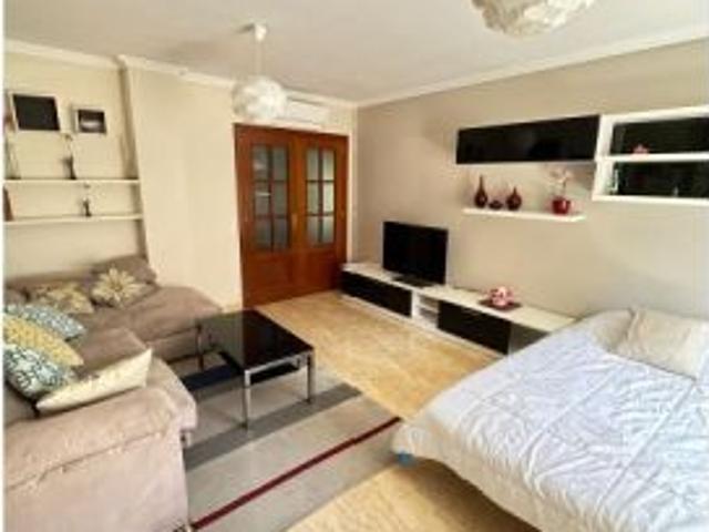 Se alquila habitación en piso compartido en Almería