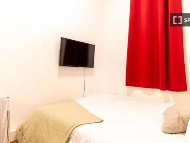 Se alquila habitación en piso compartido en Barcelona