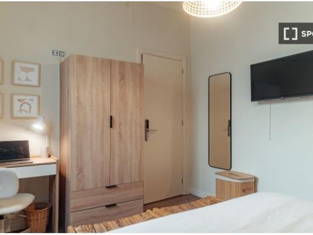 Se alquila habitación en piso compartido en Barcelona