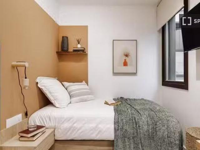 Se alquila habitación en piso compartido en Barcelona