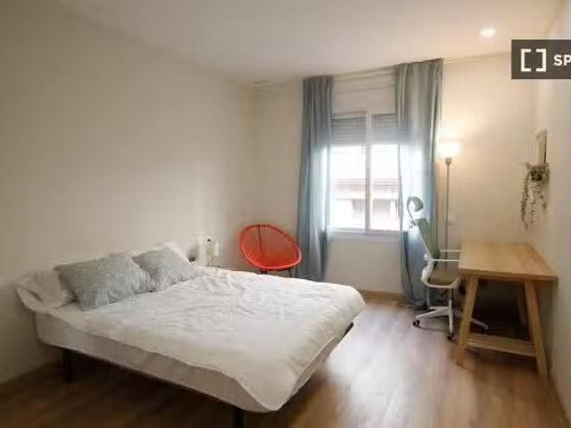 Se alquila habitación en piso compartido en Barcelona
