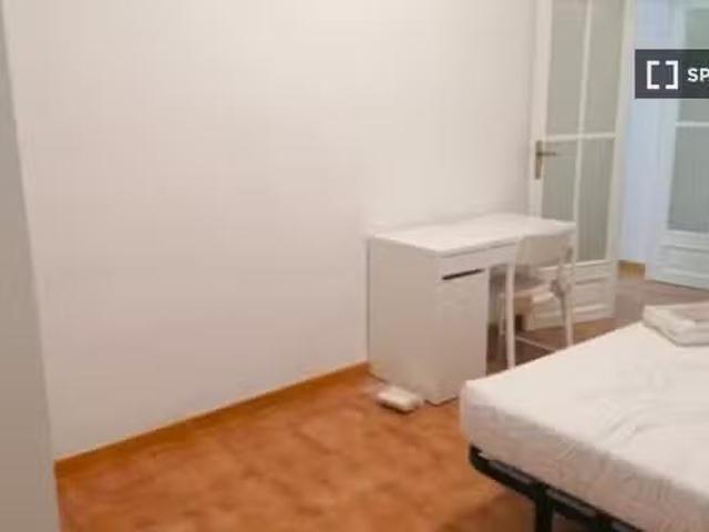 Se alquila habitación en piso compartido en Barcelona