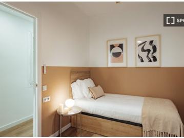 Se alquila habitación en piso compartido en Barcelona