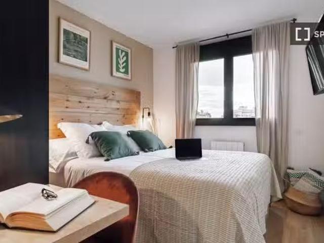 Se alquila habitación en piso compartido en Barcelona