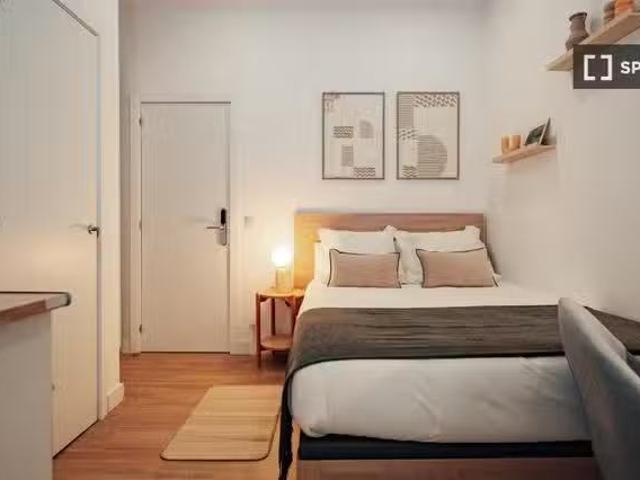 Se alquila habitación en piso compartido en Barcelona