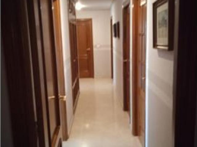 Se alquila habitación en piso compartido en Granada