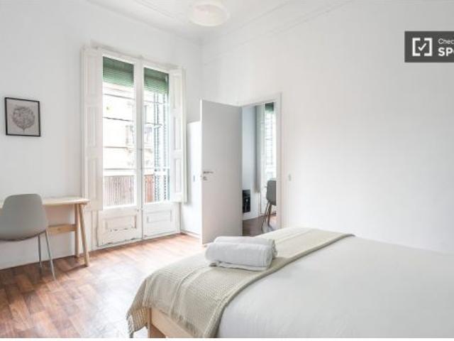 Se alquila habitación en piso compartido en Gracia