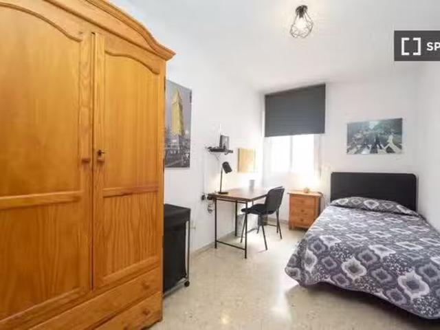Se alquila habitación en piso compartido en Haza Grande, Grana.