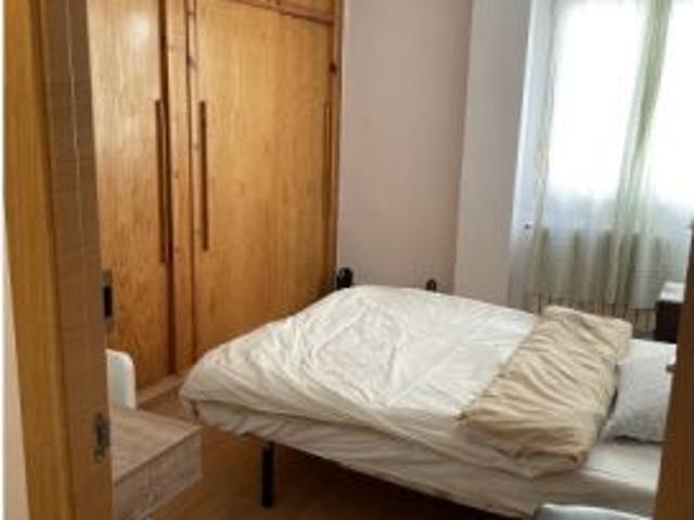 Se alquila habitación en piso compartido en Pamplona