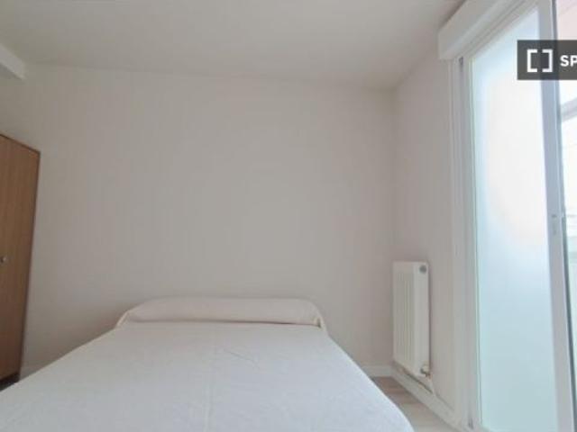 Se alquila habitación en piso compartido en Pamplona