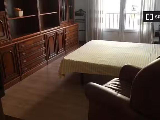 Se alquila habitación en piso compartido en Pamplona