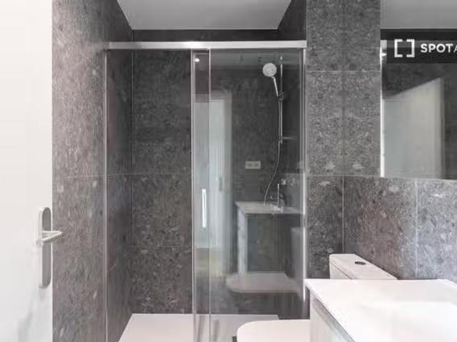Se alquila habitación en piso compartido en Sant Gervasi Galvany