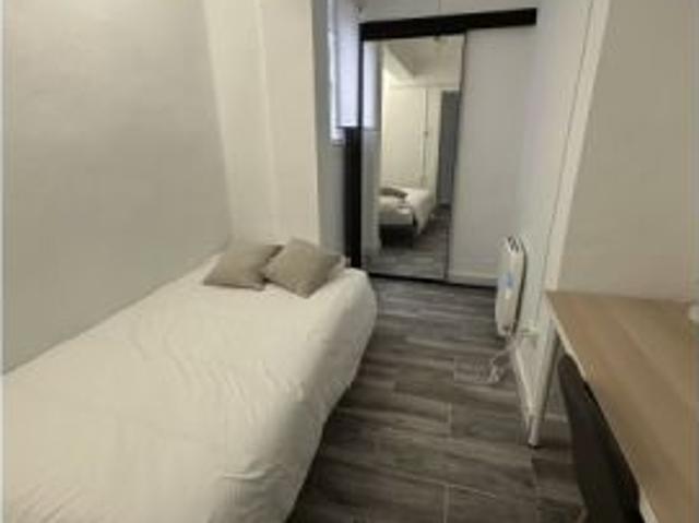 Se alquila habitación en piso compartido en Valencia