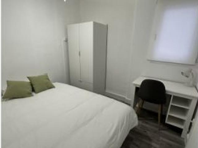 Se alquila habitación en piso compartido en Valencia