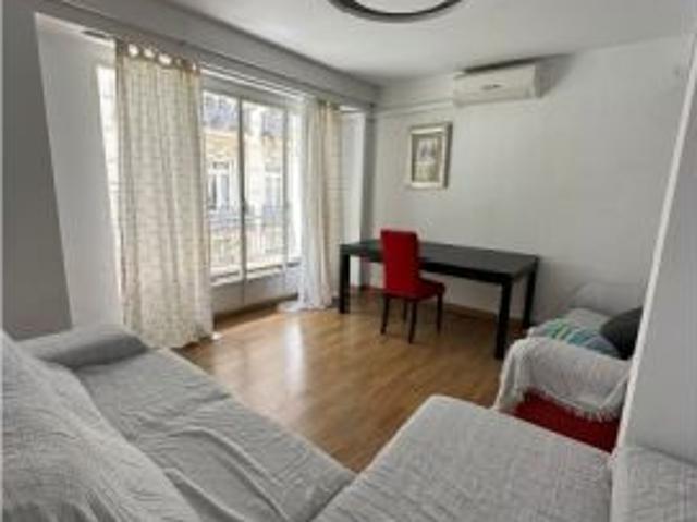 Se alquila habitación en piso compartido en Valencia