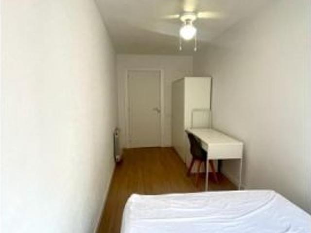 Se alquila habitación en piso compartido en Valencia