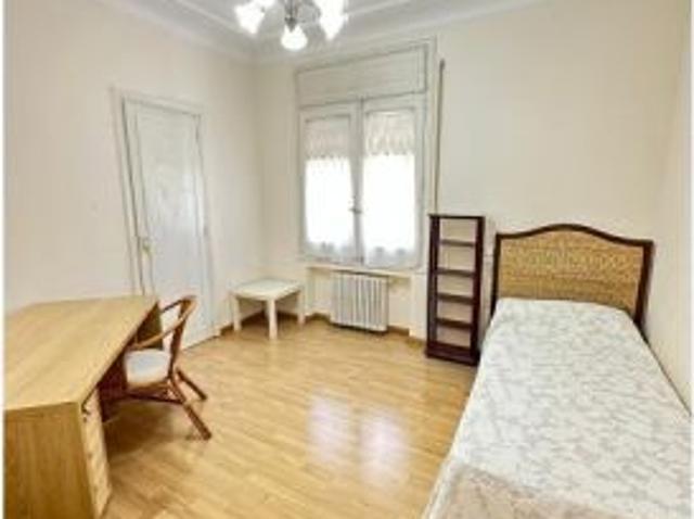 Se alquila habitación en piso compartido en Zaragoza