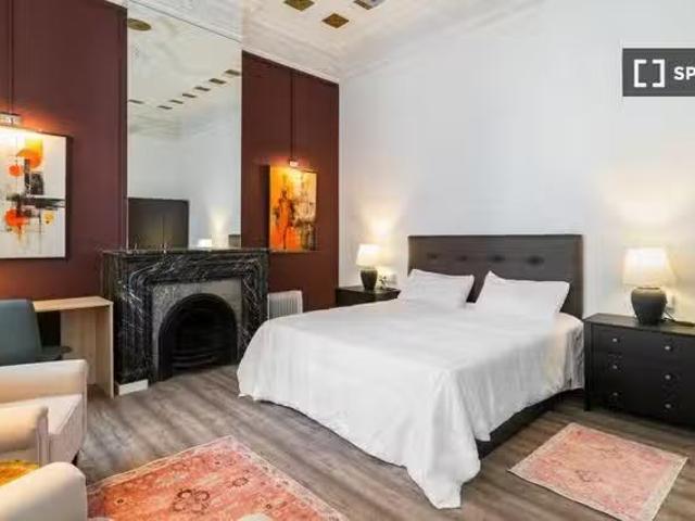 Se alquila habitación en piso compartido, la Dreta de l'Eixample