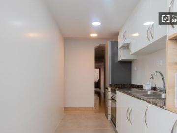 Se alquila habitación en piso de 4 dormitorios en Burjassot
