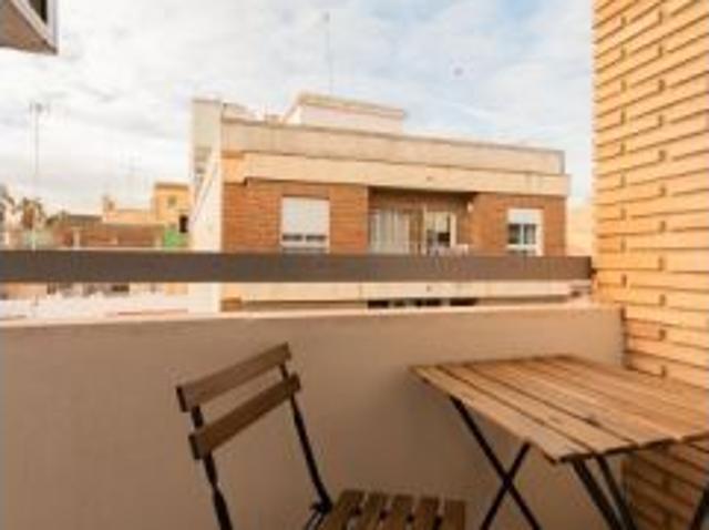 Se alquila habitación en piso de 4 dormitorios en Burjassot