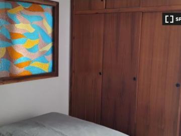 Se alquila habitación en piso de 4 dormitorios en Sant Blai, Alicante