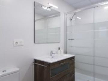 Se alquila habitación en piso de 4 dormitorios en Zaragoza