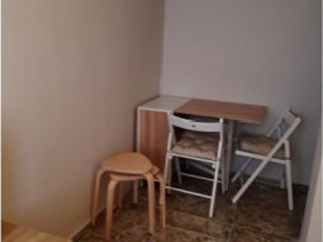 Se alquila habitación en piso de 4 habitaciones en Zaragoza