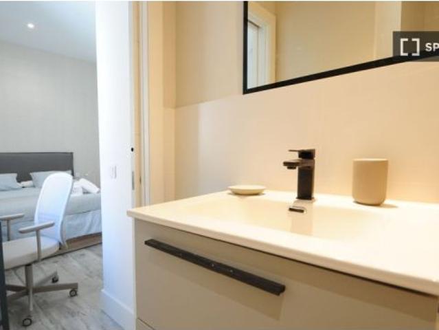Se alquila habitación en piso de 4 habitaciones en El Pópulo, Cádiz