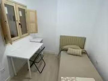 Se alquila habitación en piso de 5 dormitorios en Chamberí, Ma.