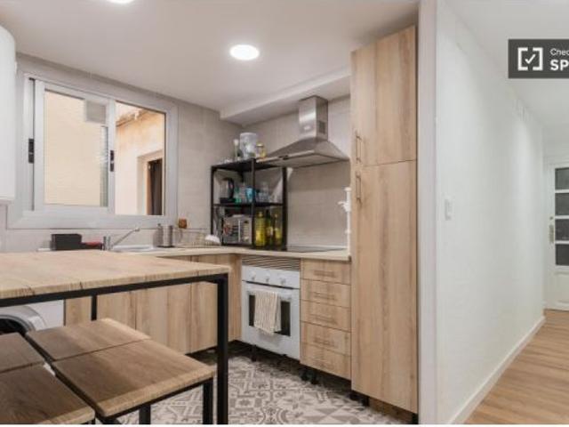 Se alquila habitación en piso de 5 habitaciones en Soternes, Valencia