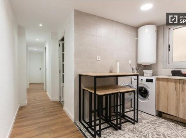 Se alquila habitación en piso de 5 habitaciones en Soternes, Valencia