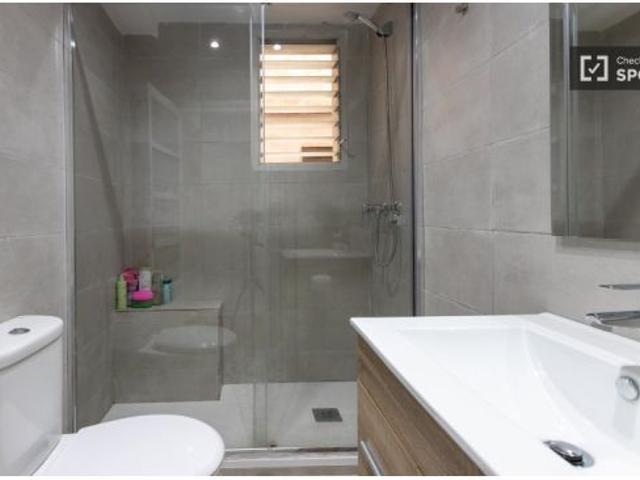 Se alquila habitación en piso de 5 habitaciones en Soternes, Valencia