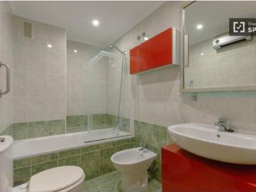 Se alquila habitación en piso de 6 habitaciones en Burjassot, Valencia