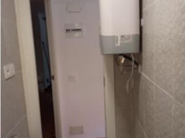 Se alquila habitación en piso de 6 habitaciones en Madrid