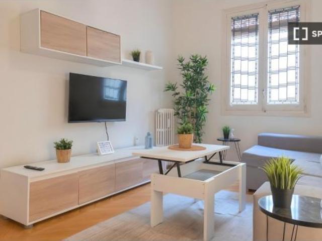 Se alquila habitación en piso de 7 habitaciones en Chamberí, Madrid