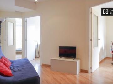 Se alquila habitación en piso de 2 dormitorios en Opañel, Madrid