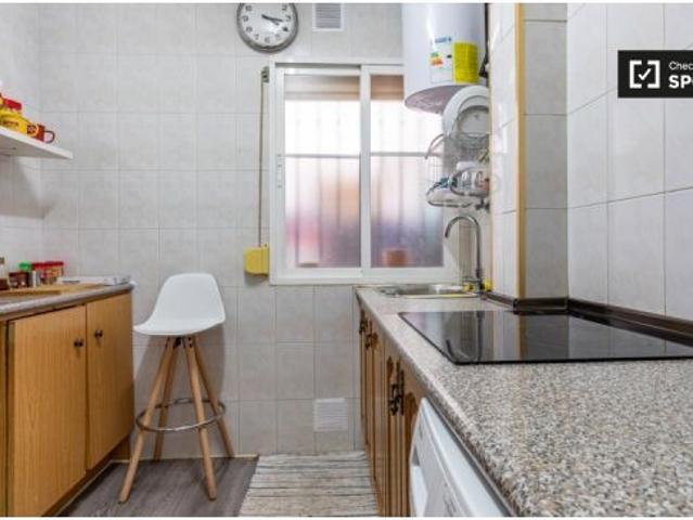 Se alquila habitación en piso de 2 dormitorios en Torrejón De Ardoz, Madrid