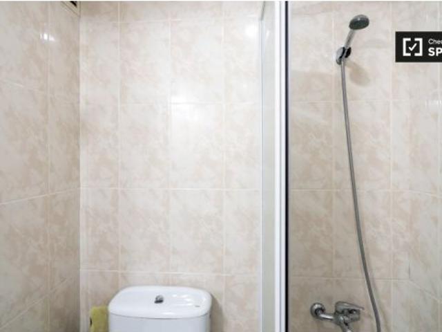 Se alquila habitación en piso de 2 dormitorios en Valencia