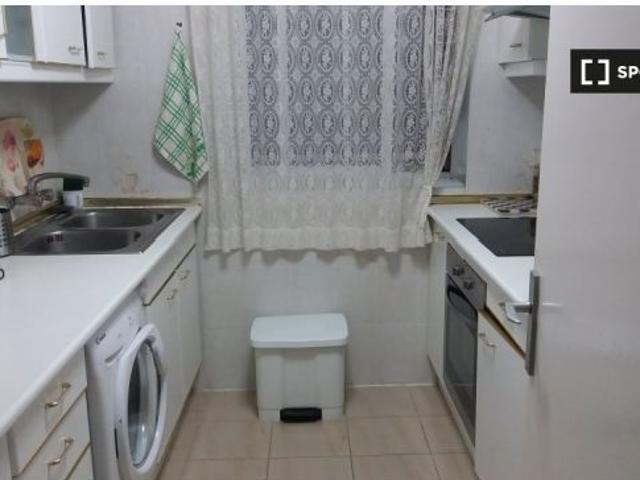Se alquila habitación en piso de 2 habitaciones en Alcorcon, Alcorcon