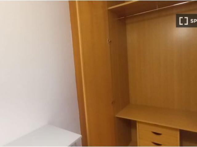 Se alquila habitación en piso de 2 habitaciones en Alcorcón, Madrid