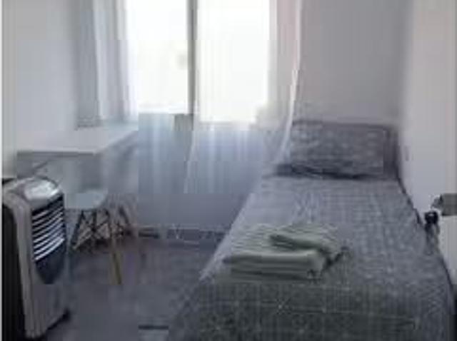 Se alquila habitación en piso de 2 habitaciones en Alicante