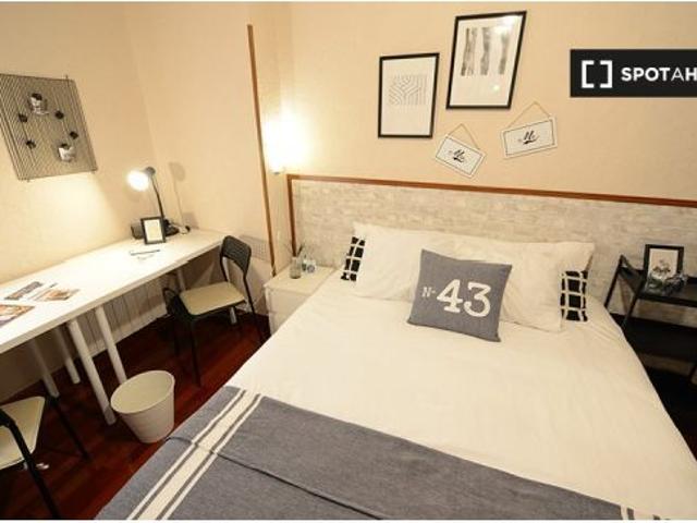 Se alquila habitación en piso de 2 habitaciones en Bilbao