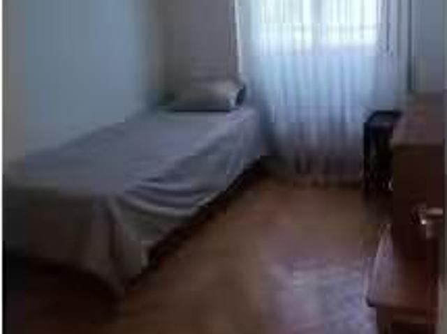 Se alquila habitación en piso de 2 habitaciones en Santander