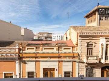 Se alquila habitación en piso de 3 dormitorios en Burjassot