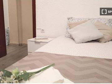 Se alquila habitación en piso de 3 dormitorios en Burjassot, Valencia