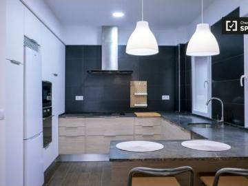 Se alquila habitación en piso de 3 dormitorios en Burjassot, Valencia