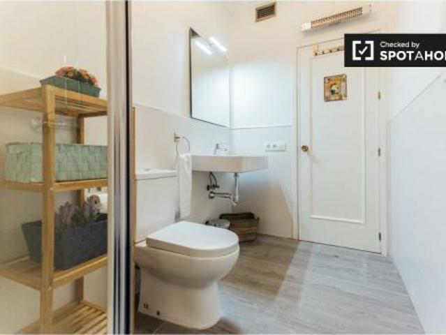 Se alquila habitación en piso de 3 dormitorios en Sevilla, Sevilla