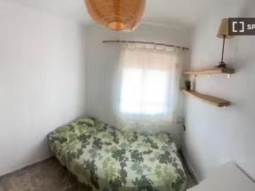 Se alquila habitación en piso de 3 habitaciones en Leganés